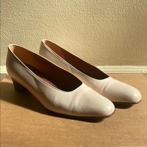 Vintage Coach • Elegant Bone Leather Heels